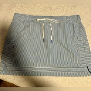 EUC Vineyard Vines Casual Blue/White Stripped Short Skirt Sz XL